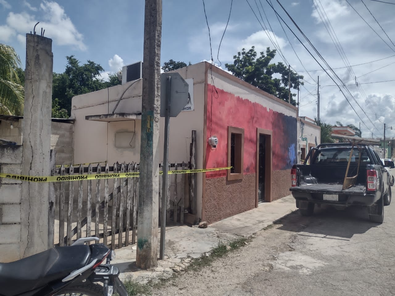 Madre descubre el cuerpo de su hijo colgado dentro de su casa en Buctzotz