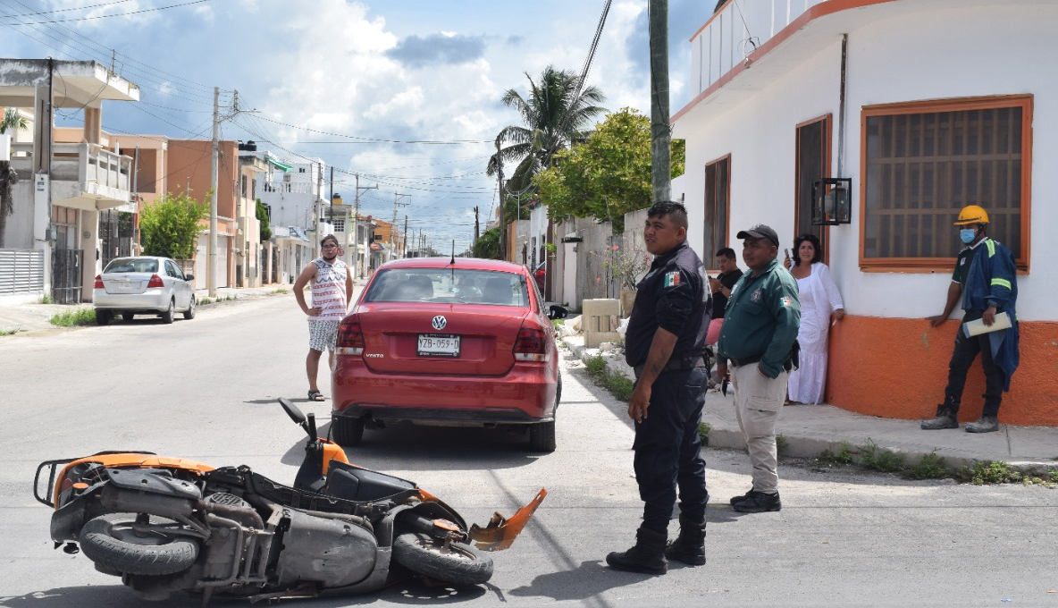 Motociclista es atropellado por turistas y trasladado al hospital en Progreso