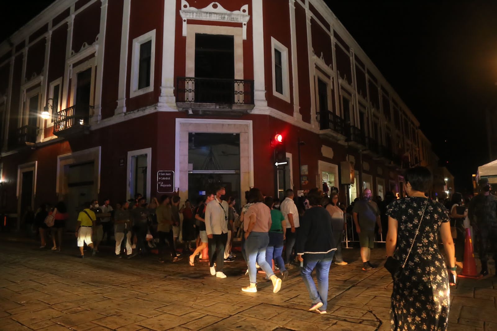 La gente comienza a llegar a la plaza de Mérida para el Grito de Independencia