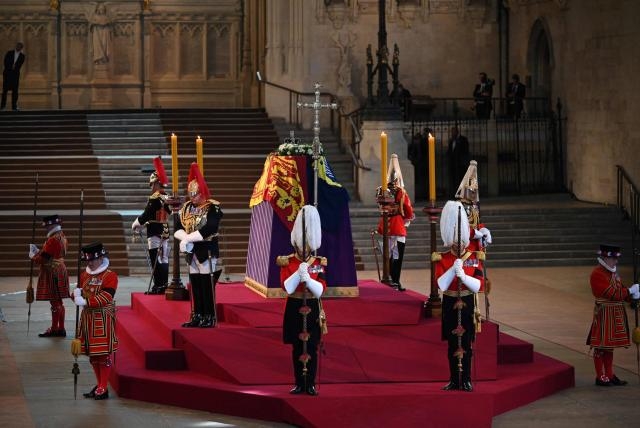 Más de 2 mil personas asisten al funeral de la reina Isabel II, quien falleció el pasado 8 de septiembre a los 96 años de edad