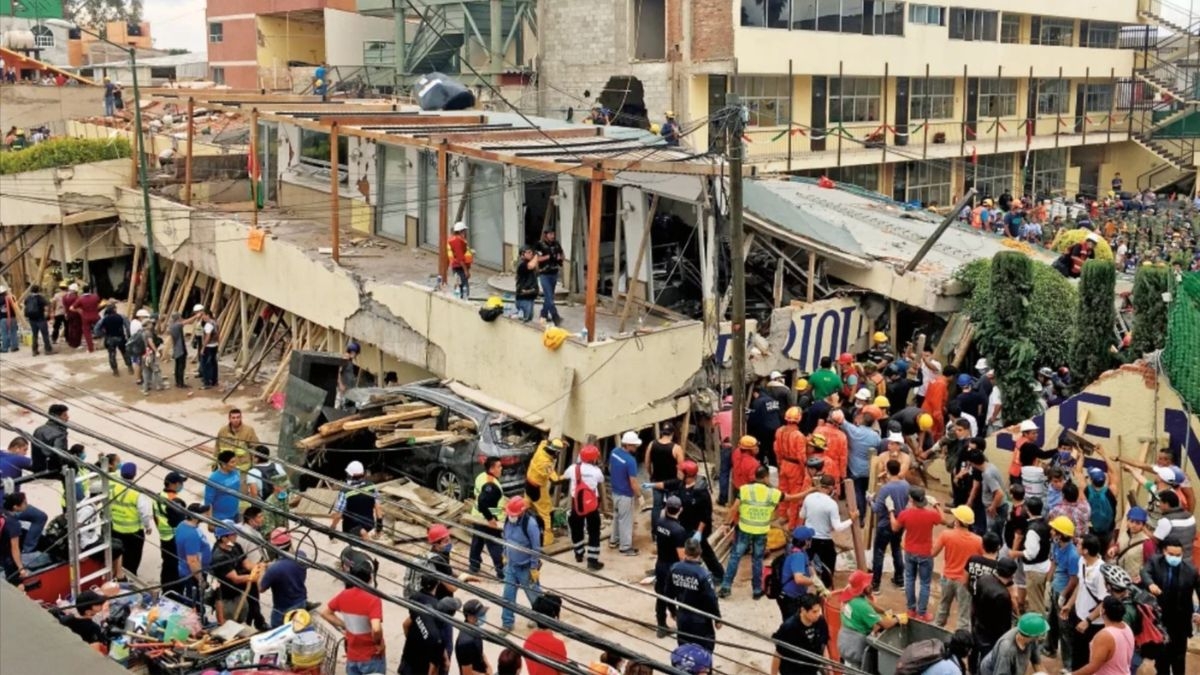 El 19 de septiembre de 1985 tuvo lugar el terremoto más dañino de la historia reciente del país con miles de muertos