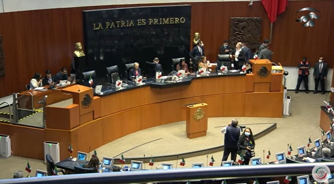 Con 38 votos a favor y 61 en contra, no se admite a discusión la moción suspensiva del dictamen