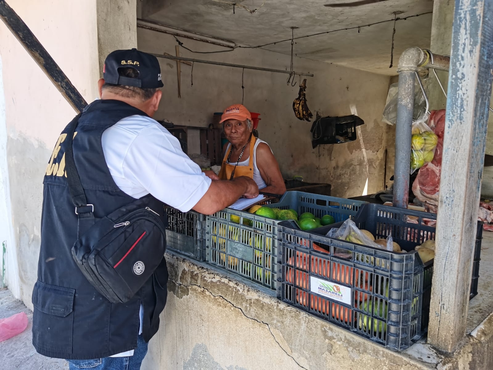 Dos mujeres y un hombre asaltan a un abuelito con un cuchillo en Progreso