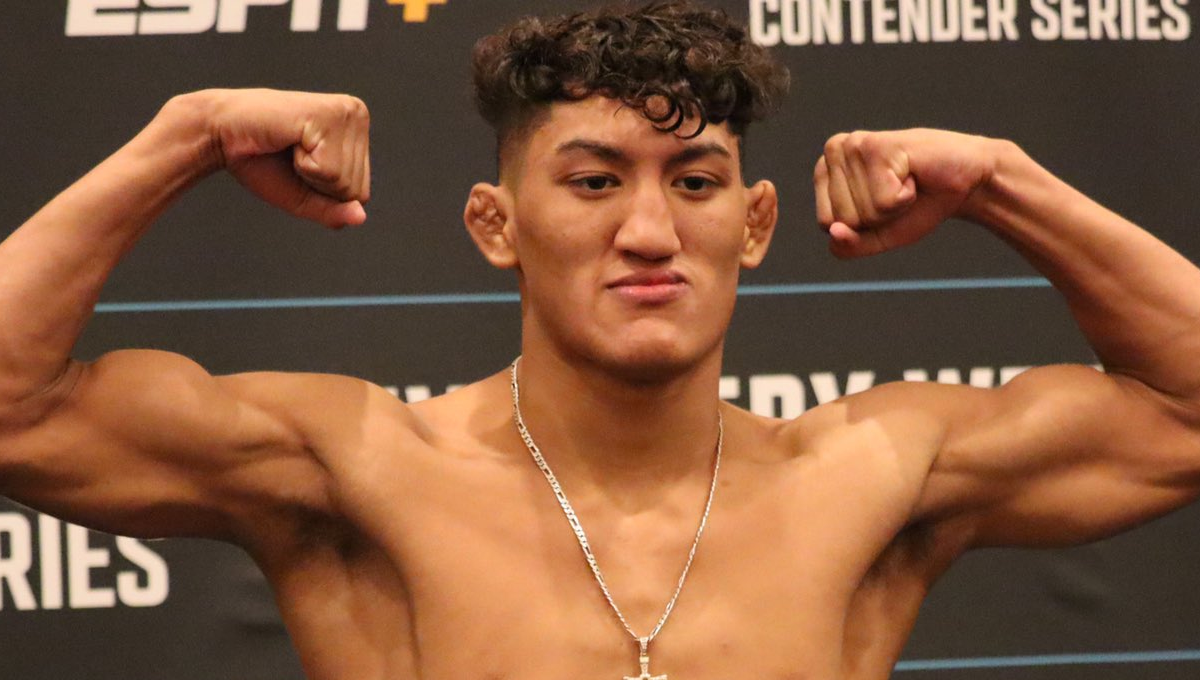 El mexicano Raúl Rosas se convierte en el luchador más joven de la UFC