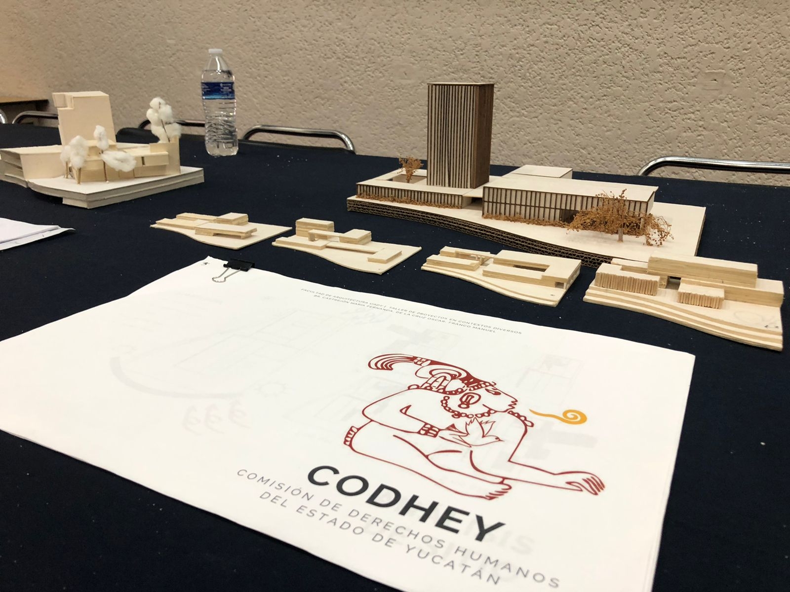 Arquitectos de la UADY presentan su proyecto sobre el nuevo edificio de la Codhey en Mérida