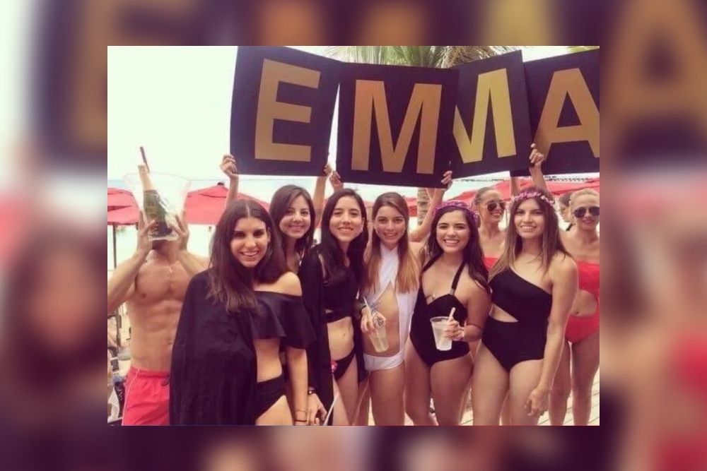 Emma Paz Ayala fue captada dándose un beso con otro hombre en el club Coralina de Playa del Carmen en 2016