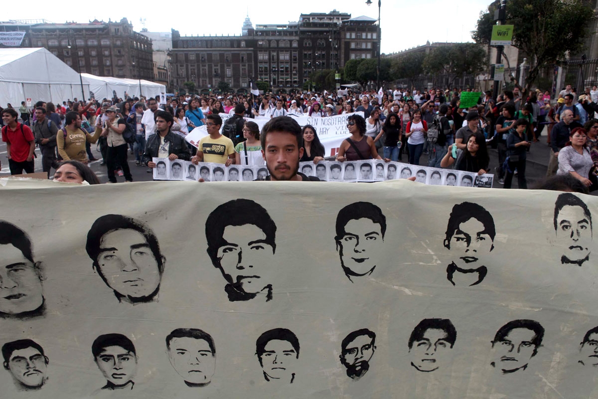 Estudiantes de Ayotzinapa, a 8 años de una ‘Verdad Histórica’ que no llega