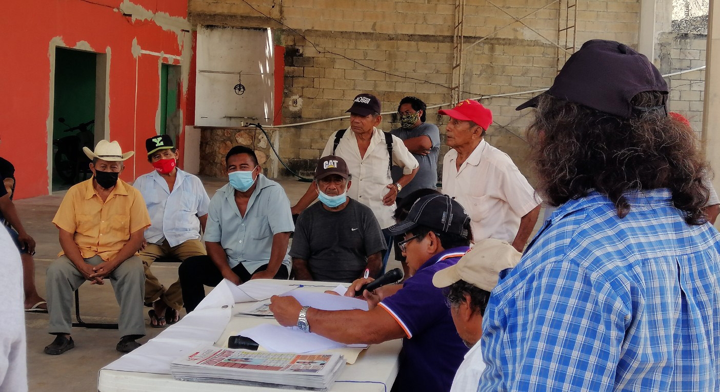 Campesinos 'reviven' tras haber sido dados por muertos en el padrón ejidal de Seyé