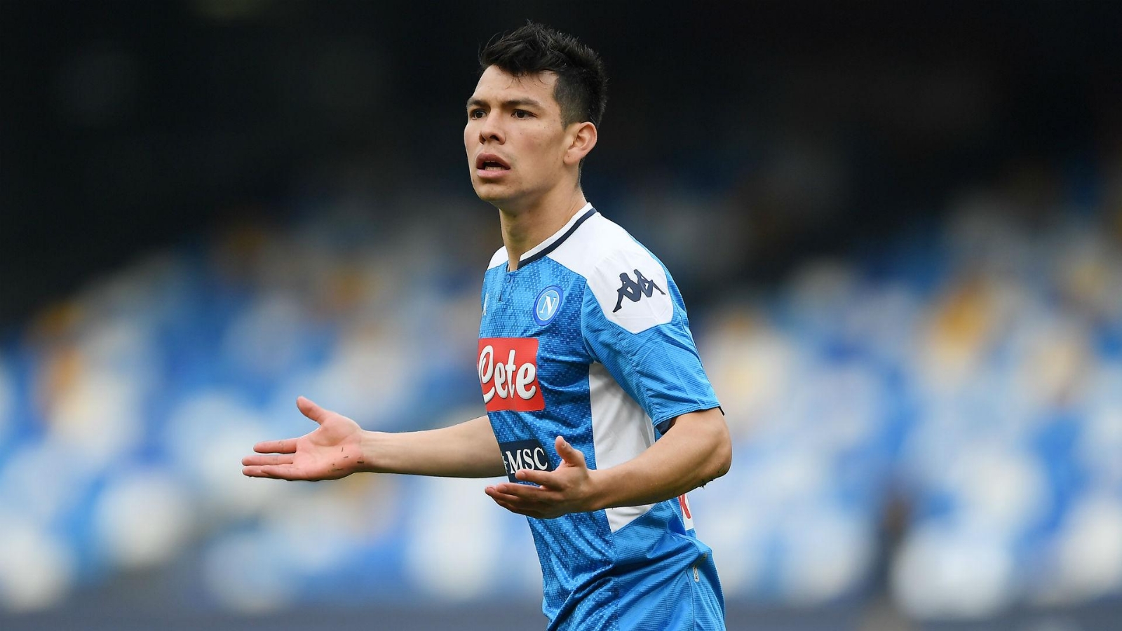 Napoli descarta fractura de Hirving Lozano tras golpe de cabeza