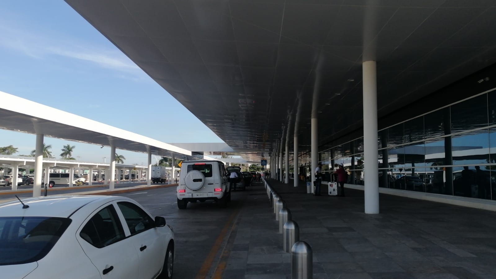 Guardia Nacional vigila ingreso de Uber al aeropuerto de Mérida: VIDEO