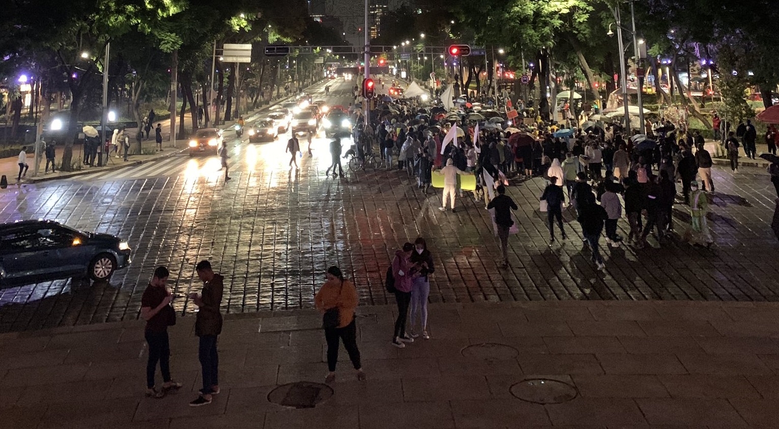 Cientas de personas participaron en la marcha en CDMX