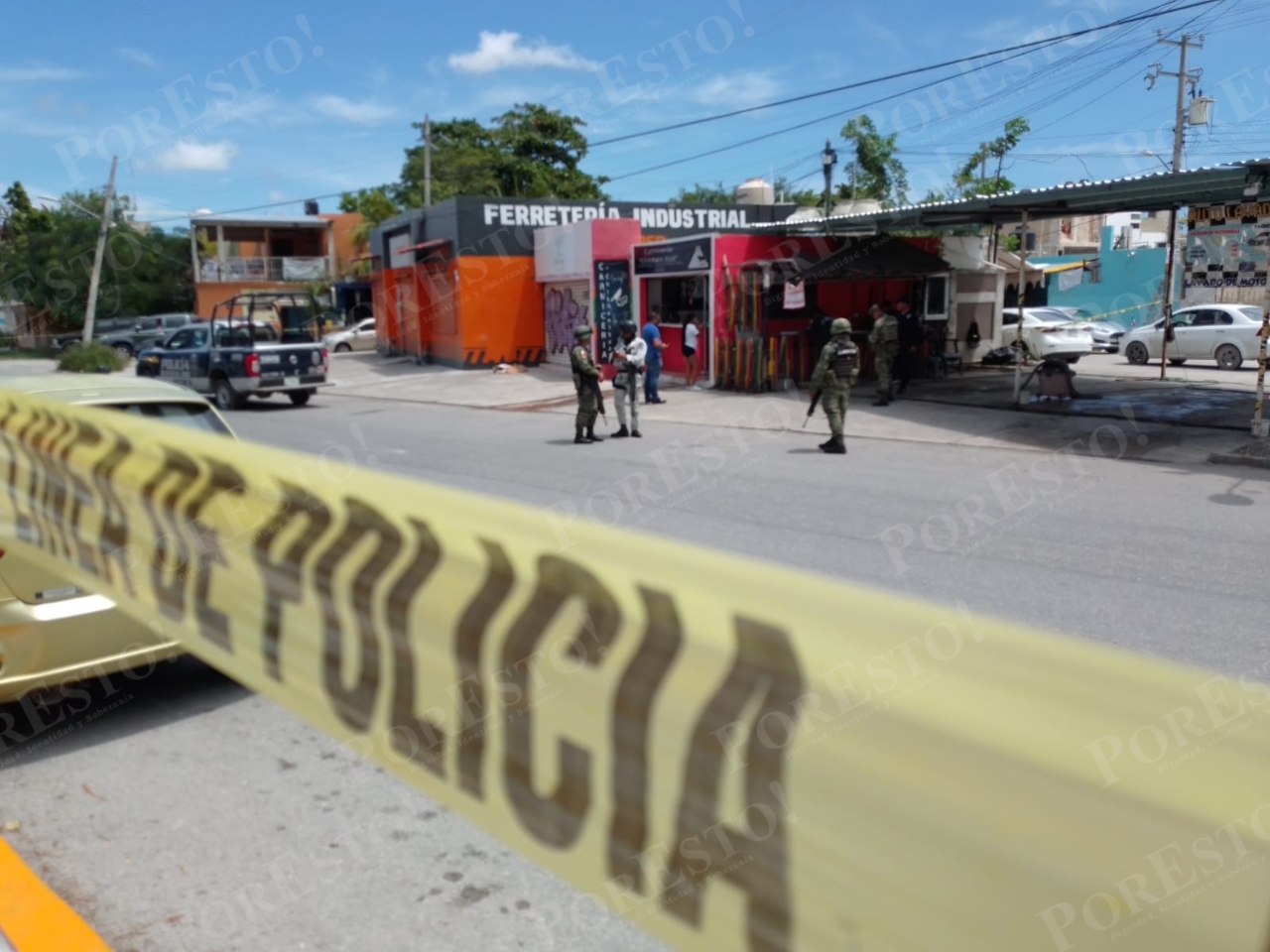 La víctima quedó dentro de su carnicería, cuyos alrededores fueron acordonados por policías en la Región 97 de Cancún