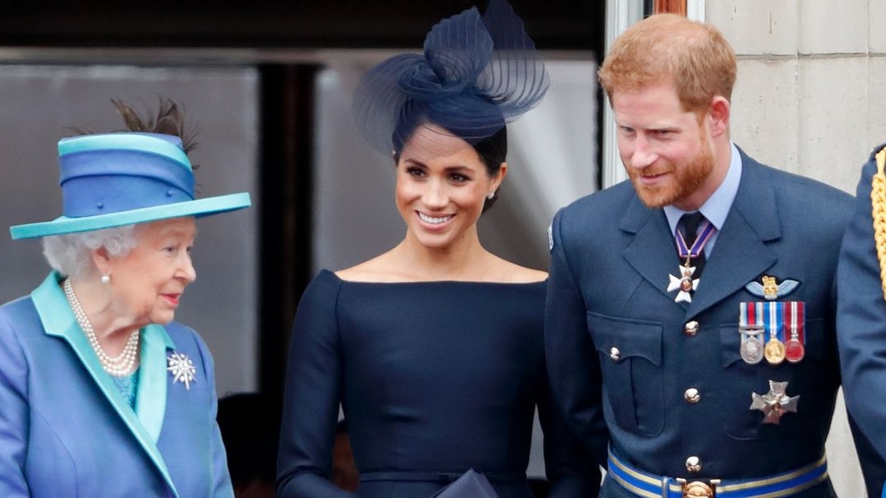 El Príncipe Enrique y su esposa Meghan viajan a Escocia para ver a la Reina Isabel II