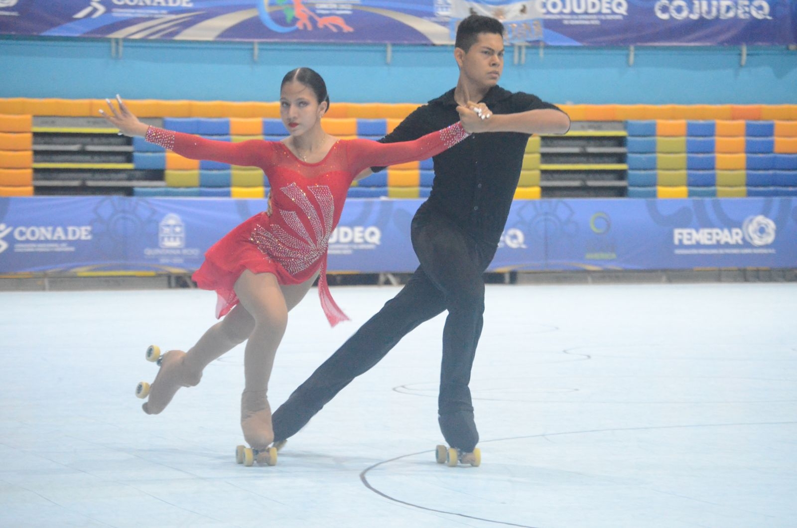 Parejas de patinaje artístico buscan boleto para Juegos Centroamericanos en el Salvador