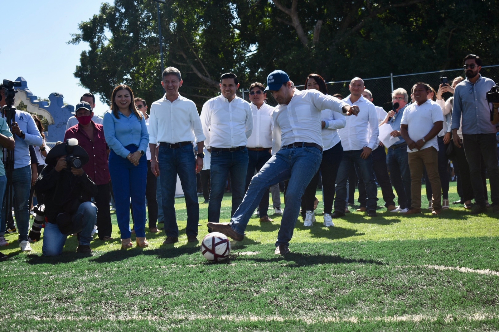 Mauricio Vila inaugura campo deportivo y centro comunitario en Kanasín