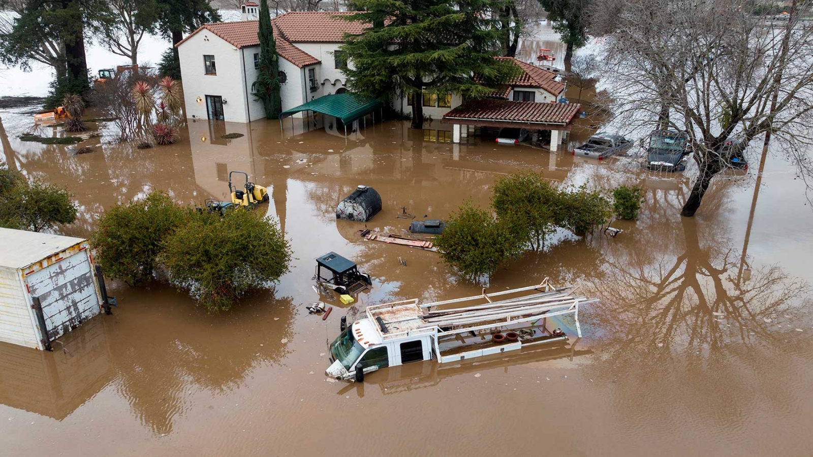 Siguen las afectaciones en California