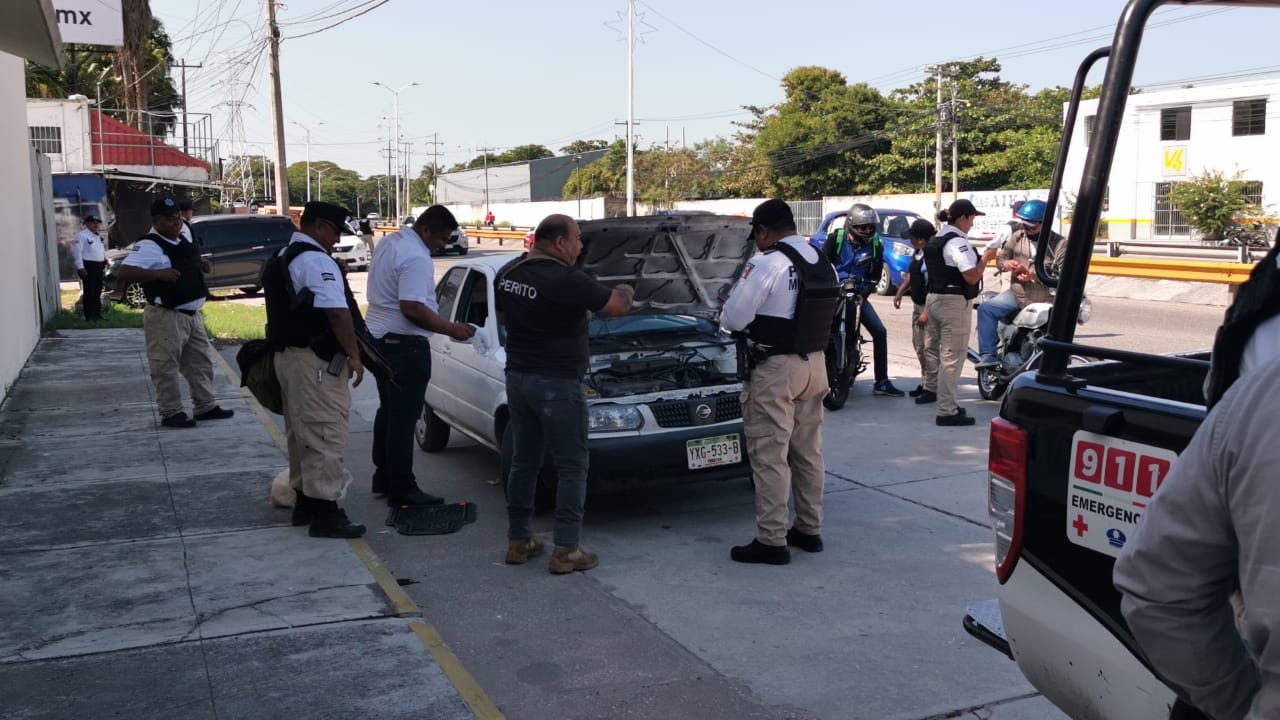 Aseguran vehículo con reporte de robo en Ciudad del Carmen