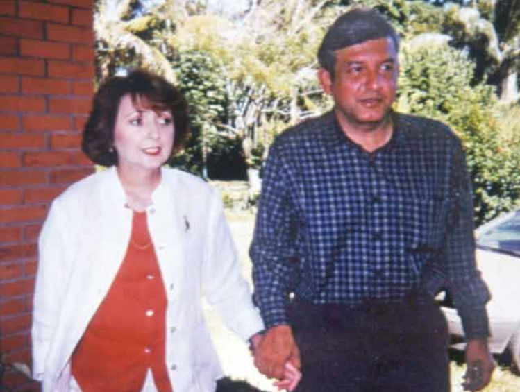 AMLO recuerda a Rocío Beltrán, su primer esposa, a 20 años de su muerte