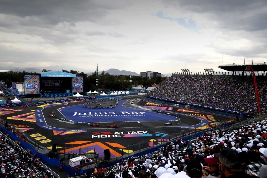 Dennis obtiene la victoria en el E-Prix de la Ciudad de México