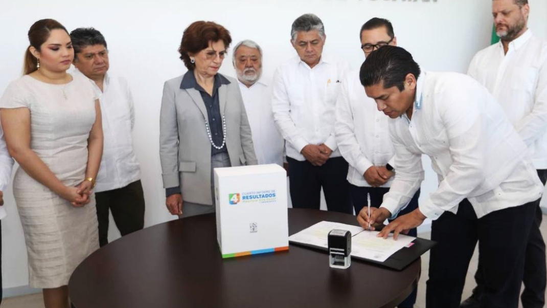 Informe Mauricio Vila: Gobernador de Yucatán entrega el texto en español, maya y Braille