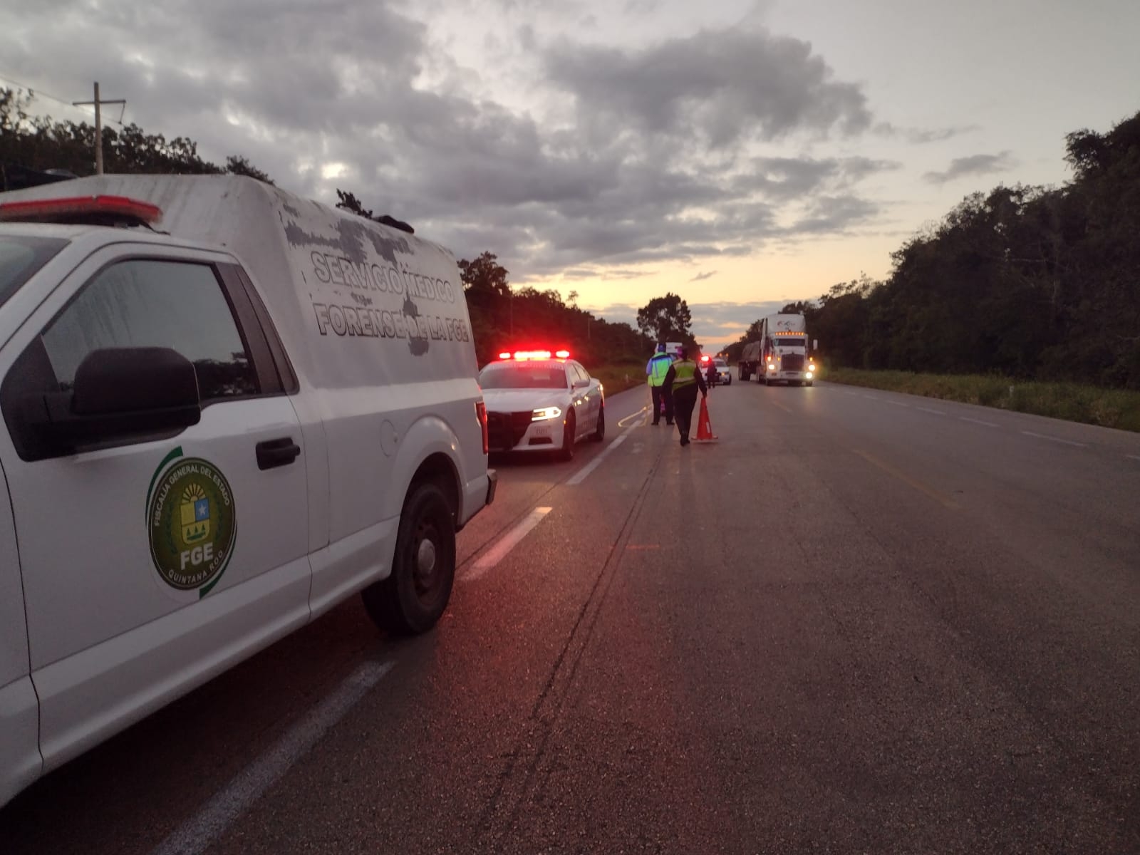 Se trata de un hombre que aparentemente había sido atropellado por algún vehículo