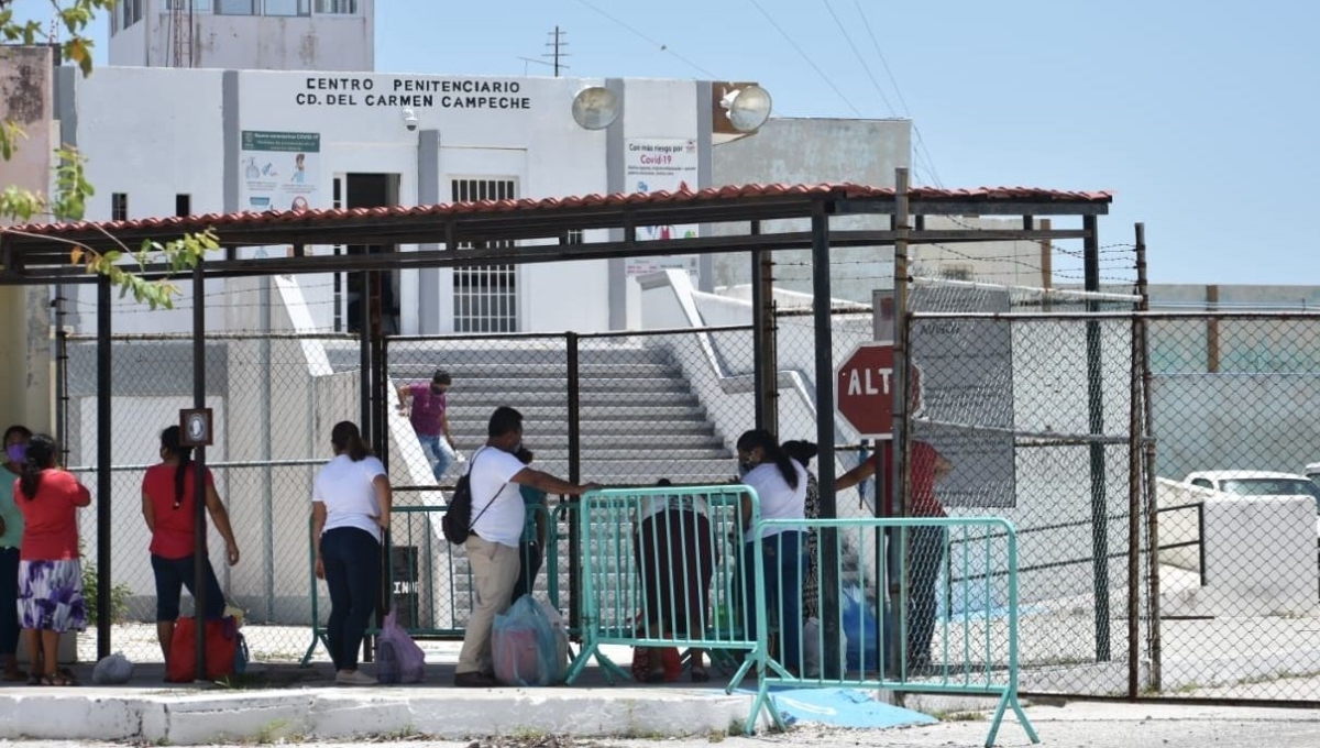 Reos del Cereso de Ciudad del Carmen son golpeados, denuncian familiares