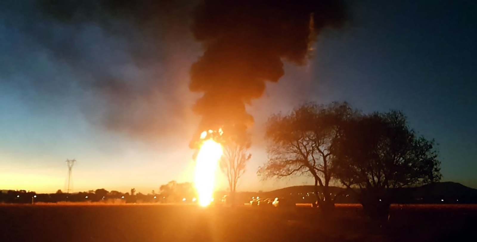 La explosión en Tlahuelilpan fue ocasionada por 
 una toma clandestina de gasolina