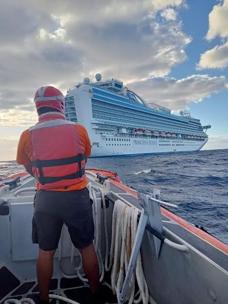 Fue llevada en un bote de la Marina a Puerto Juárez para recibir atención especializada en Cancún