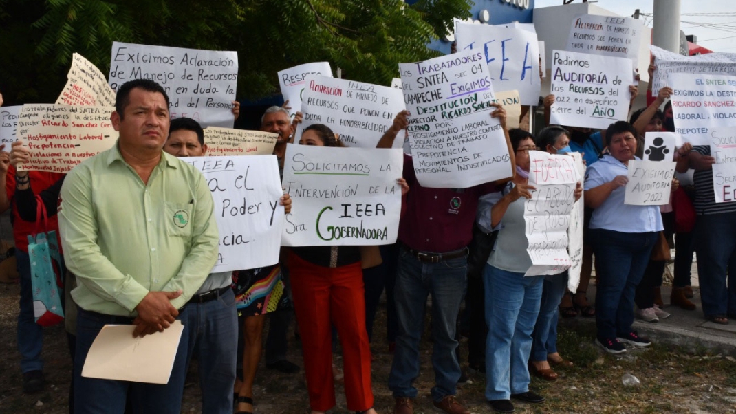 Sindicalizados exigen la destitución del Director del IEEA en Campeche