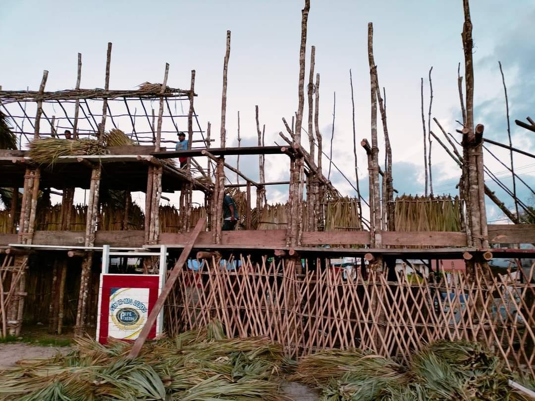 Habitantes señalaron que el Ayuntamiento sobre vendió boletos para la charlotada, donde varios no pudieron entrar