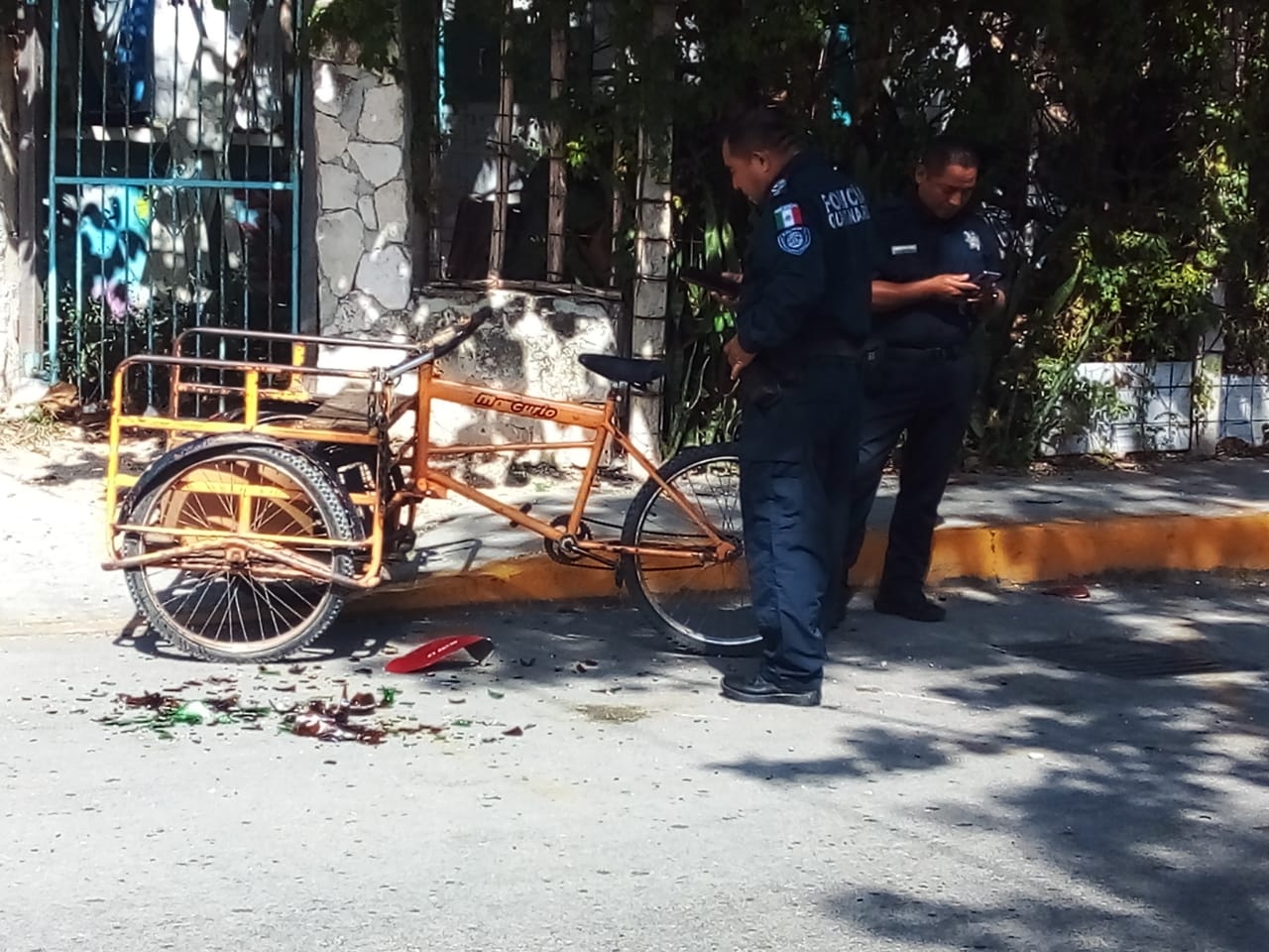 El responsable del accidente escapo antes de que llegaran los elementos de Tránsito