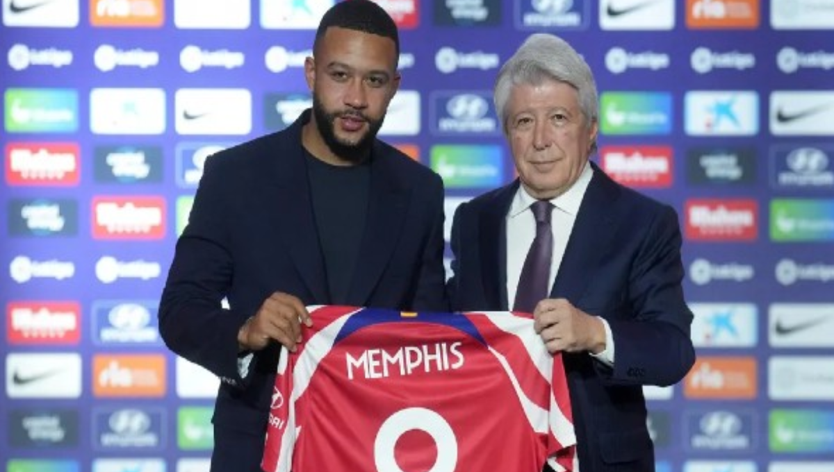 Memphis Depay se mostró alegre a su llegada a uno de los mejores clubes de España