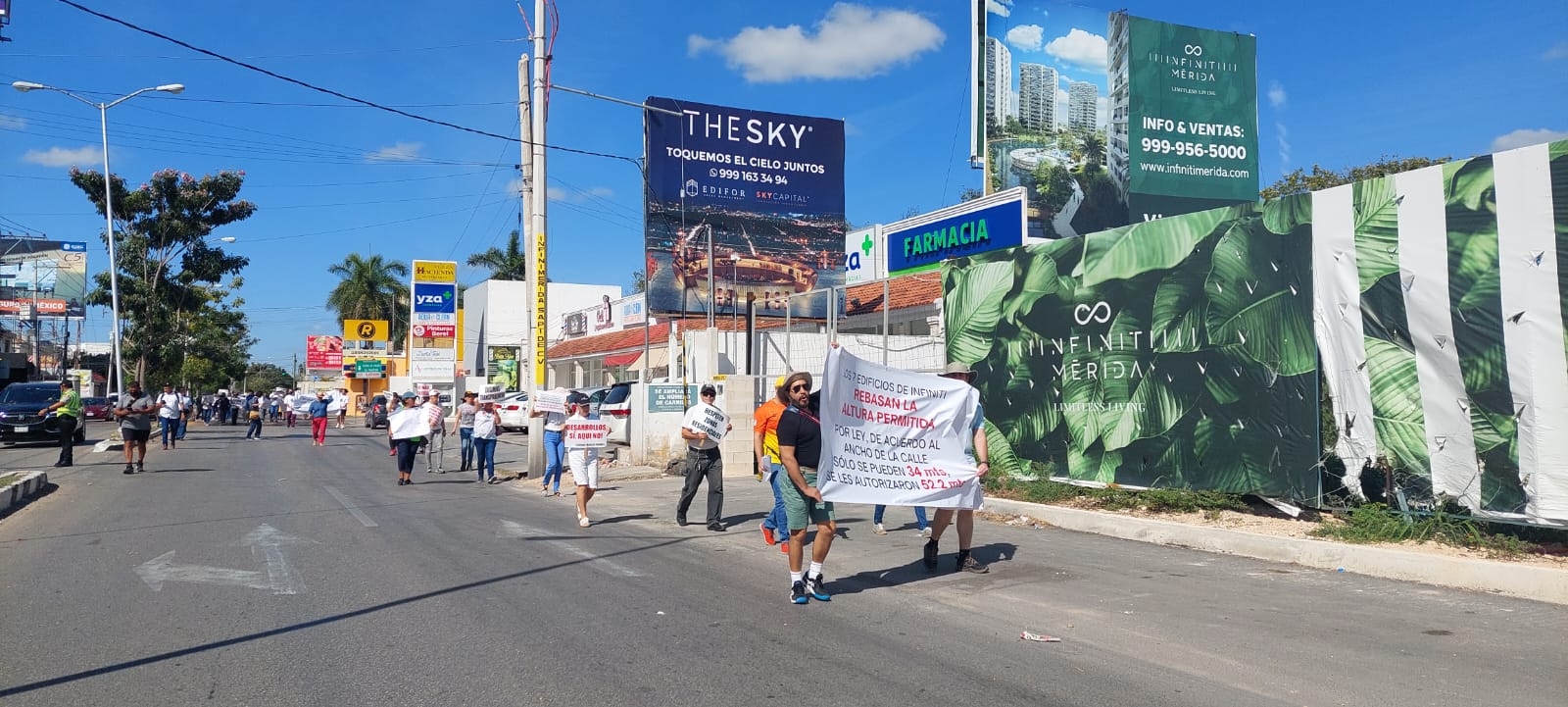 Vecinos de Altabrisa y Monterreal protestaron contra la construcción del proyecto inmobiliario Infiniti en el norte de Mérida