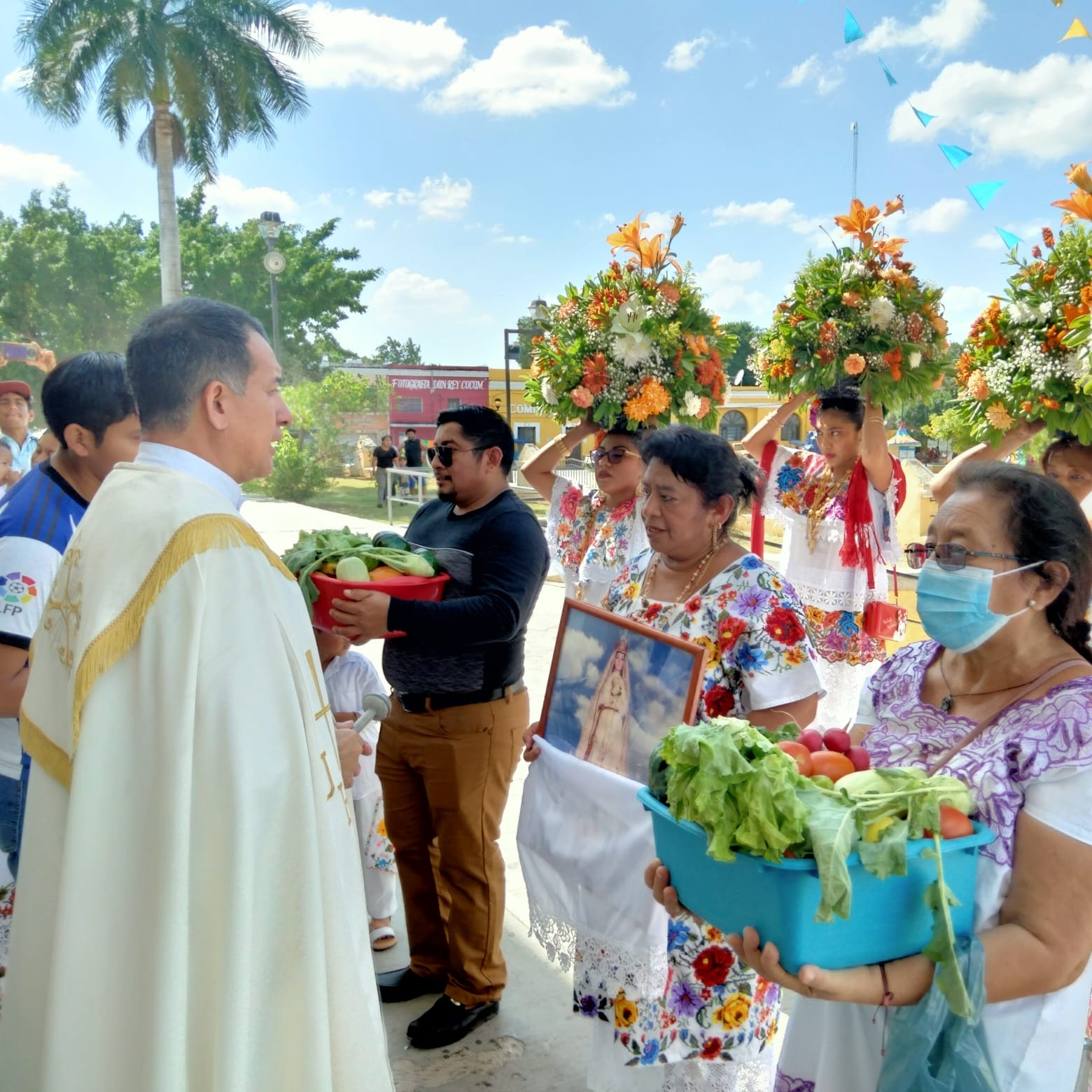 Con 17 años de tradición, el gremio de agricultores visitó a la Virgen de la Asunción en Hunucmá