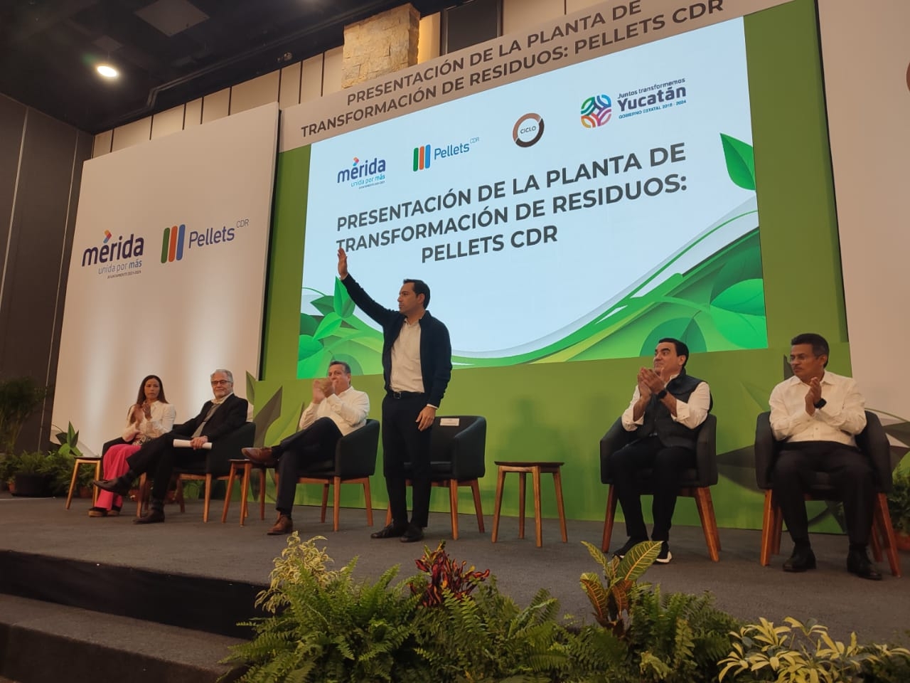 La planta de transformación de residuos es presentada en presencia del gobernador Mauricio Vila