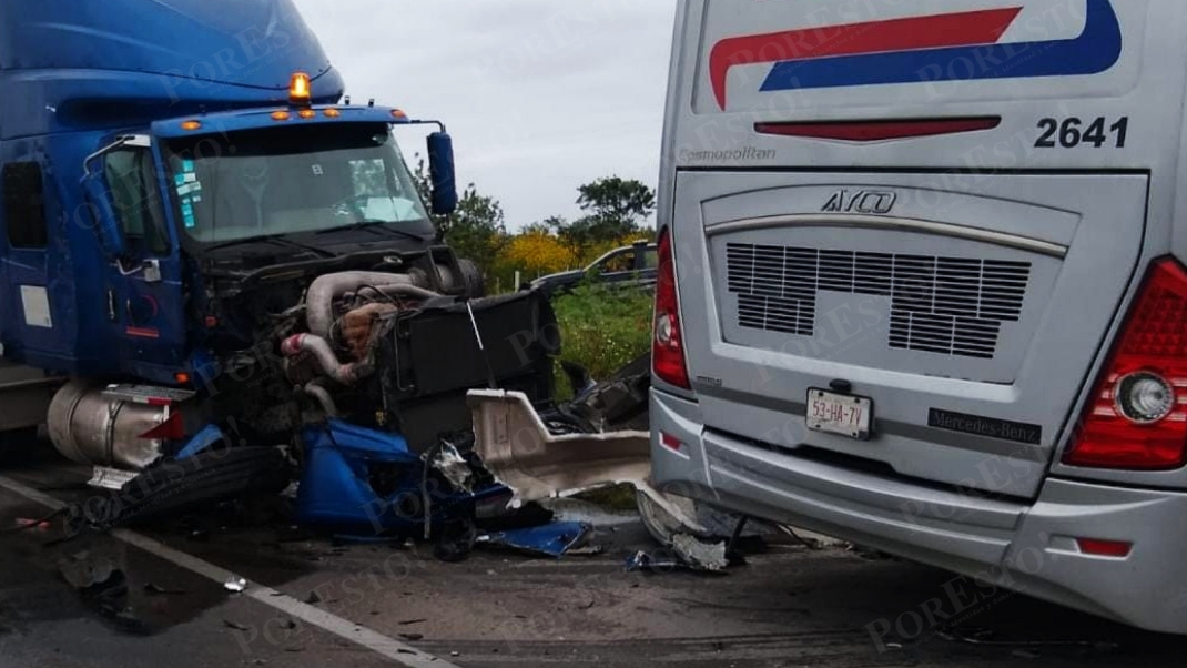 En el accidente los dos choferes resultaron con heridas