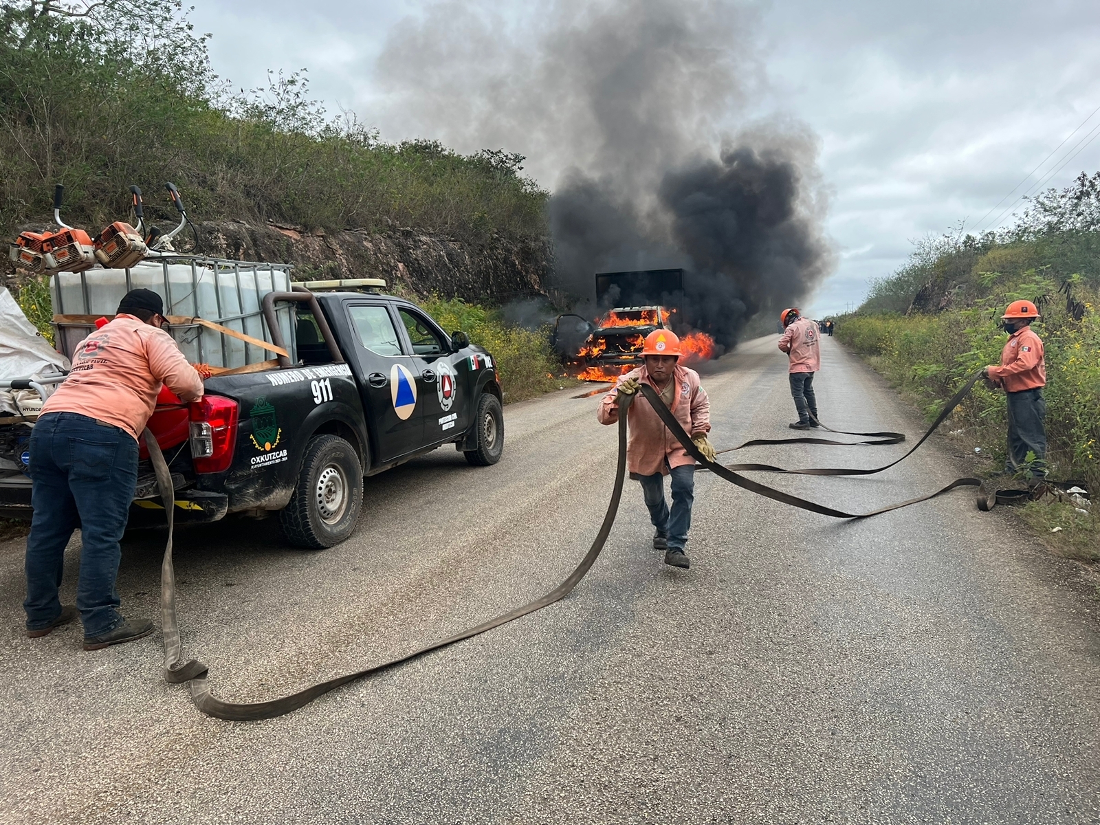 Un camión de basura se incendió por un cortocircuito en el tramo Oxkutzcab-Loltún