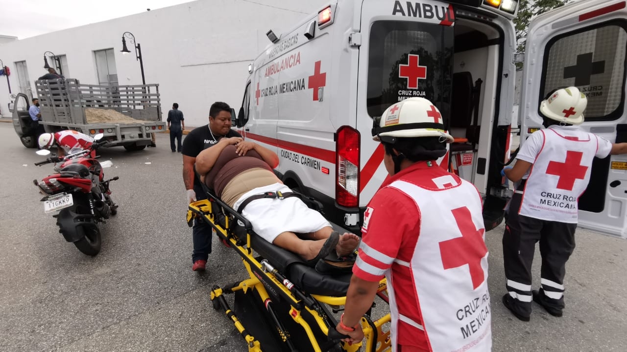 Camioneta de la Marina atropella a una mujer en Ciudad del Carmen