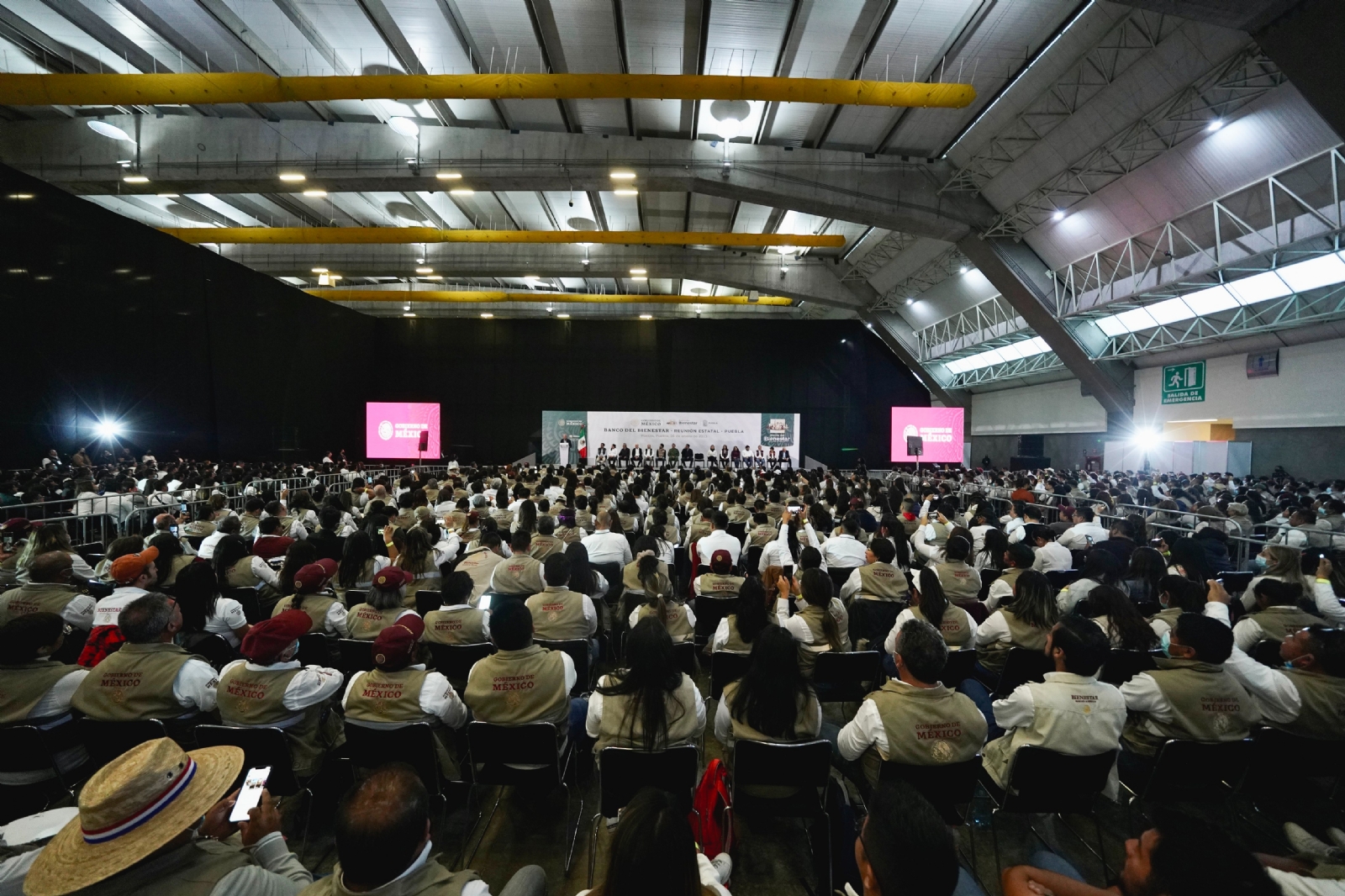 AMLO se reúne con cientos de Servidores de la Nación en Hidalgo