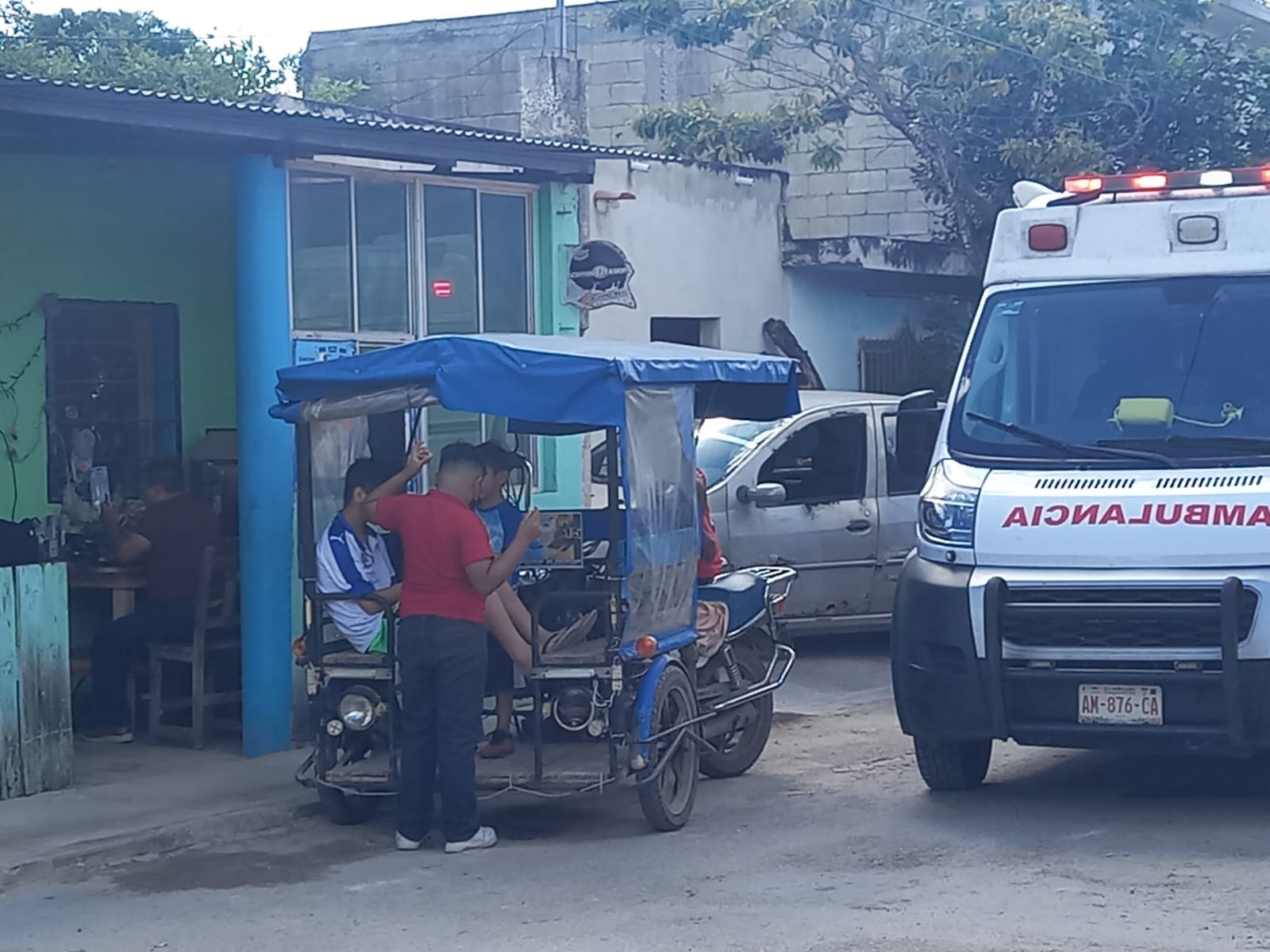 Paramédicos llegaron para atender al joven, pero fue demasiado tarde