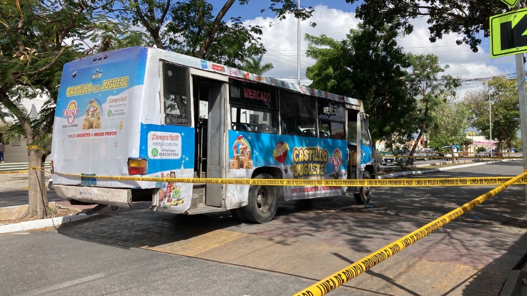 Camión le destroza la pierna a una pasajera en Mérida; ¡le pasa encima!