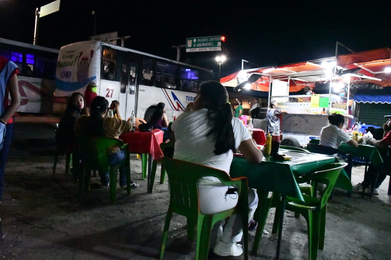 En Campeche, para calmar el hambre los trabajadores recurren a los ricos tacos del mercado