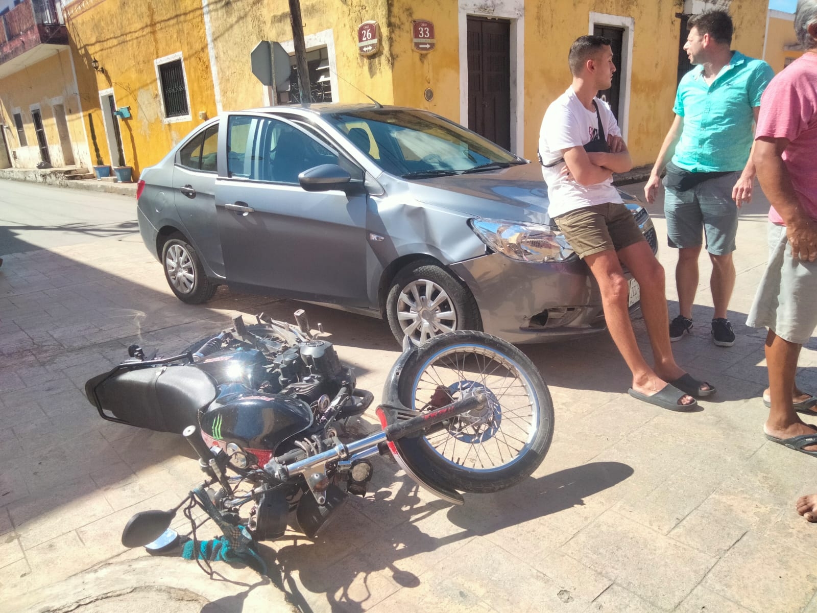 Turista atropella a un motociclista en Izamal; hay un lesionado