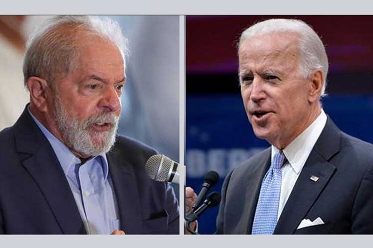 Biden habla con Lula por teléfono y lo invita a visitar Washington en febrero