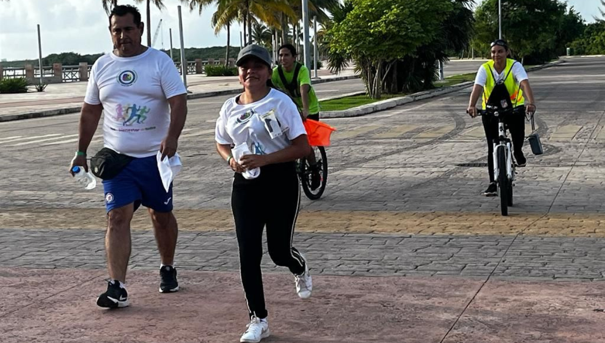 Realizan carrera por el "Día Internacional de la NO violencia” en Cancún