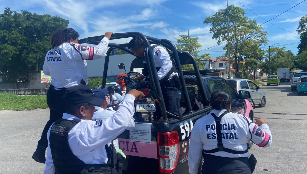 Repartidor choca con una patrulla en Campeche y descubren que tiene licencia falsa