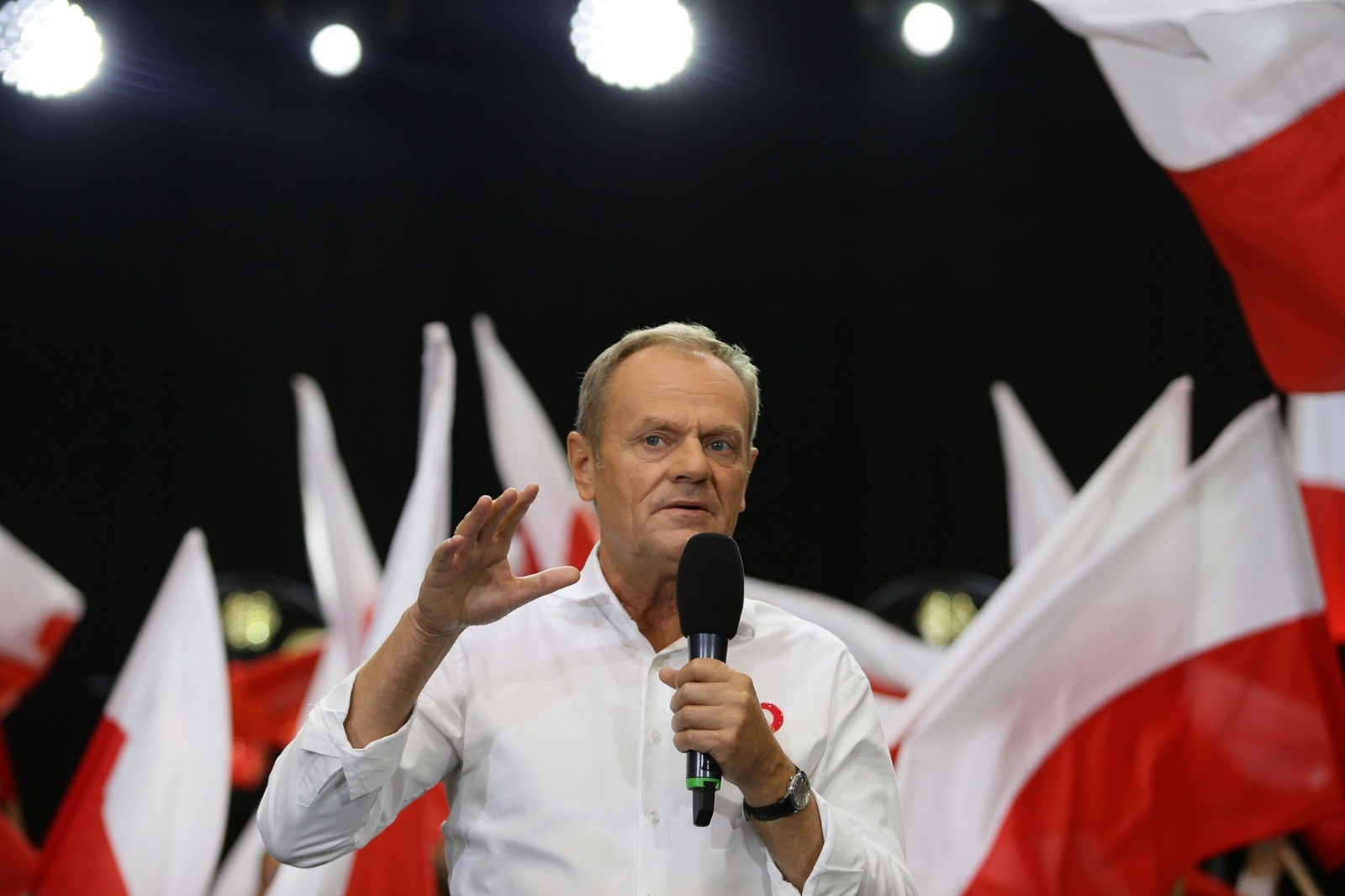 Oposición en Polonia triunfa de la mano de Donald Tusk en las elecciones de este domingo