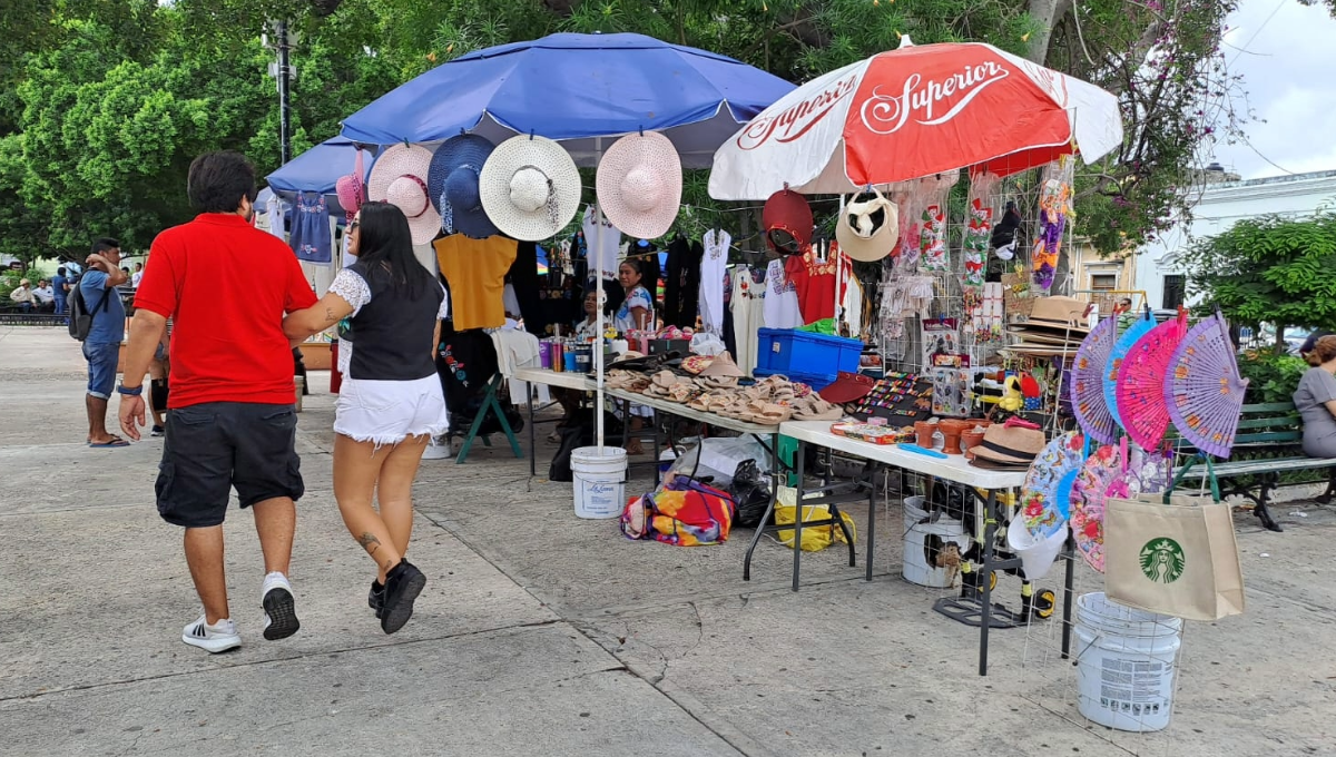 Parque de Santiago, punto de reunión para coleccionistas en Mérida