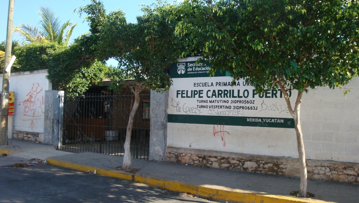 La niña estaba tomando clases cuando el ventilador cayó sobre ella