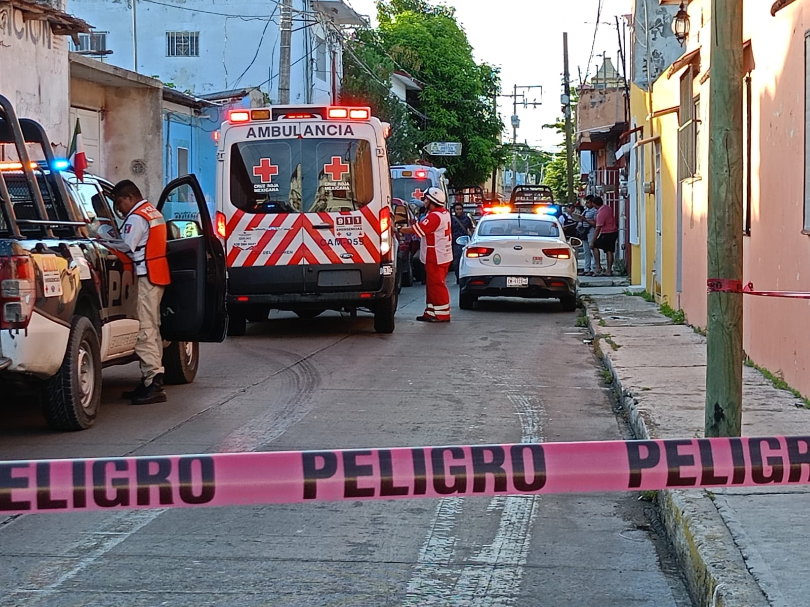 Vecinos hallan a dos hombres ahorcados en una cuartería de Ciudad del Carmen